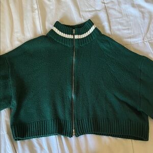 green knit turtle neck sweater